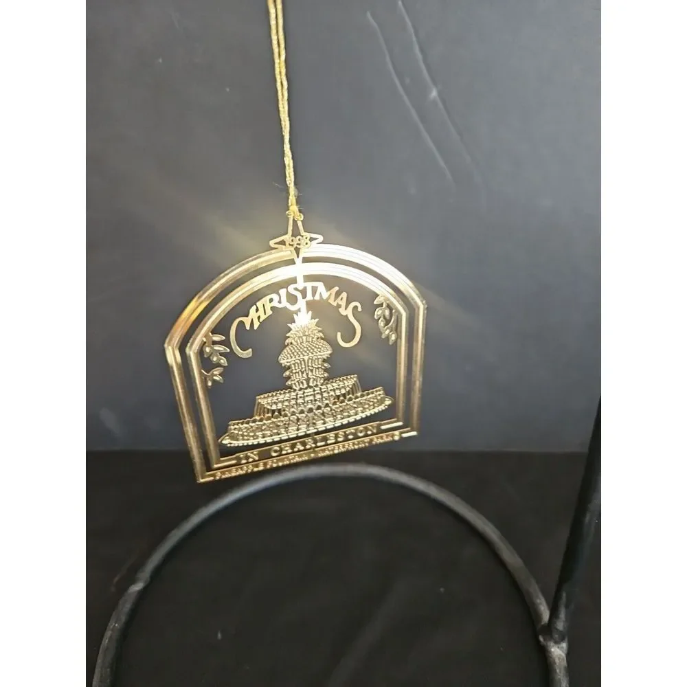 CHRISTMAS IN‎ CHARLESTON HOLY CITY ORNAMENT ~ 1998 Pineapple Fountain-Waterfront